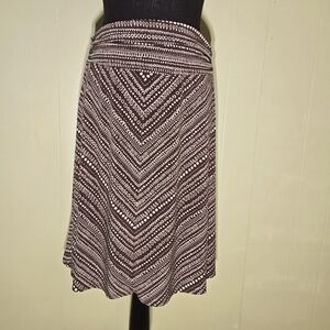 I14 Women’s BCBGMAXAZRIA Knit A-Line Brown Patterned Skirt Size M Stylish Junior